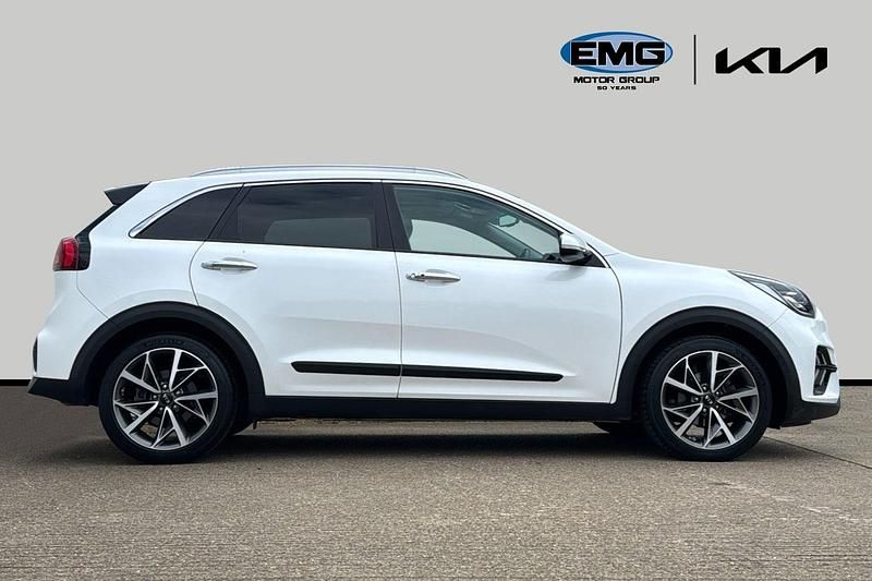 Used Kia Niro 141 HP (103 kW) 2021 White SUV