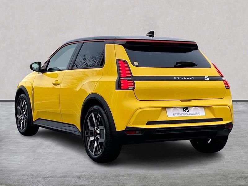 New Renault R5 Komfort 110 kW (150 HP) 2026 Yellow/black Hatchback