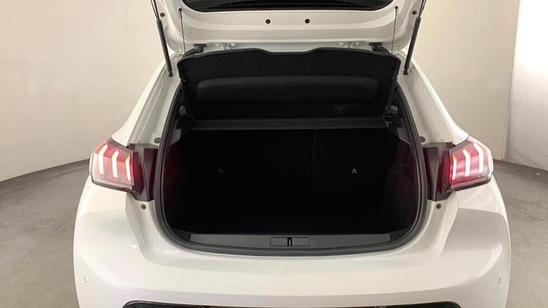 Used Peugeot 208 Allure Premium 99 HP (72 kW) 2020 White Hatchback