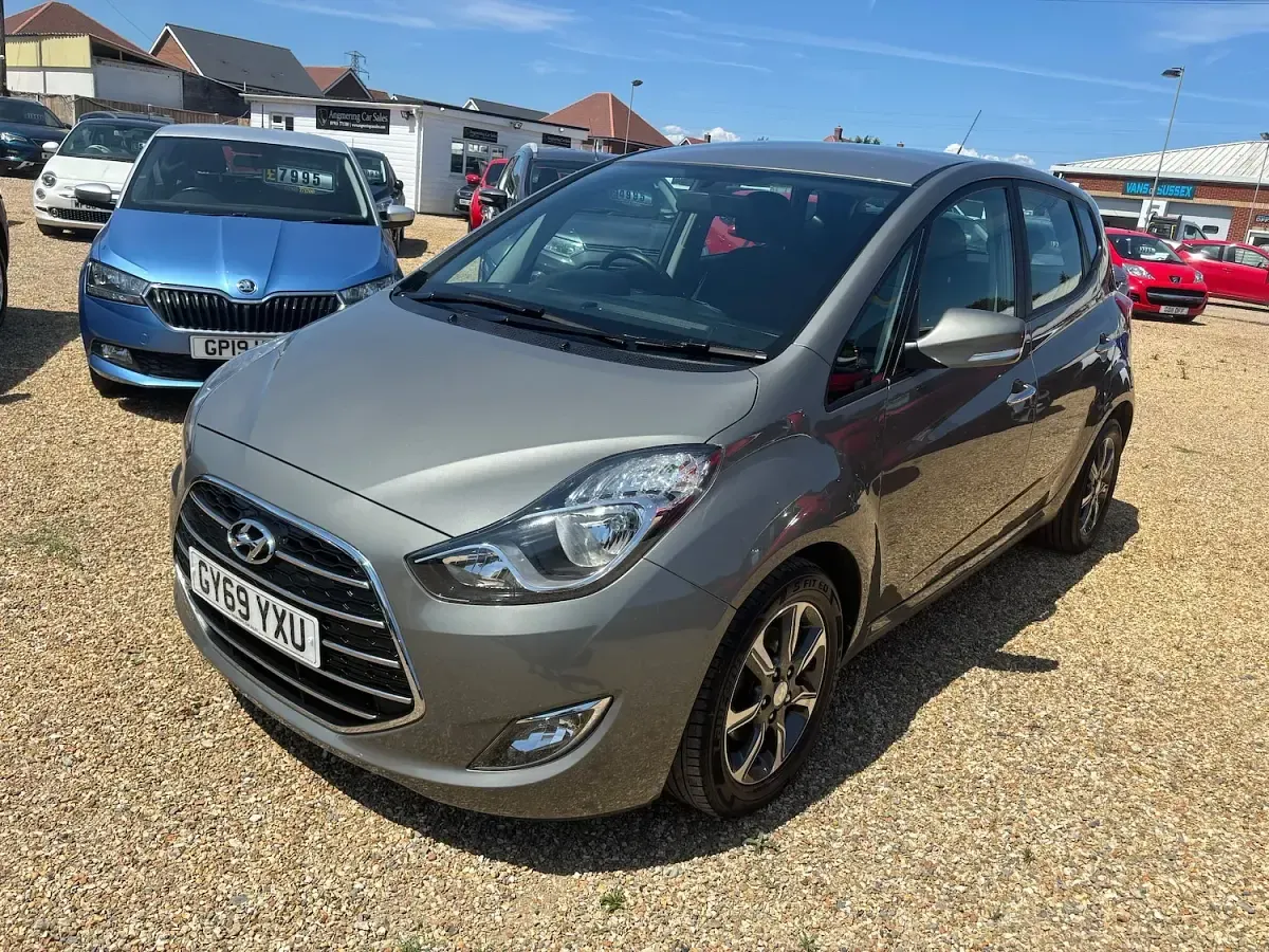 Used Hyundai ix20 SE 125 HP (91 kW) 2019 Grey Hatchback