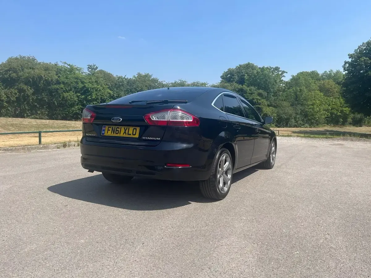 Used Ford Mondeo Titanium 163 HP (119 kW) 2011 Black Hatchback