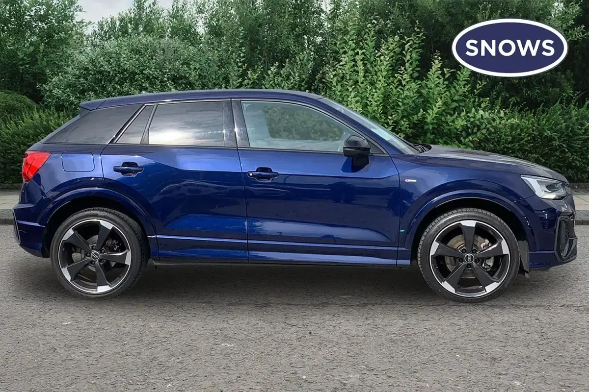 Used Audi Q2 Black Edition 150 HP (110 kW) 2024 Blue SUV