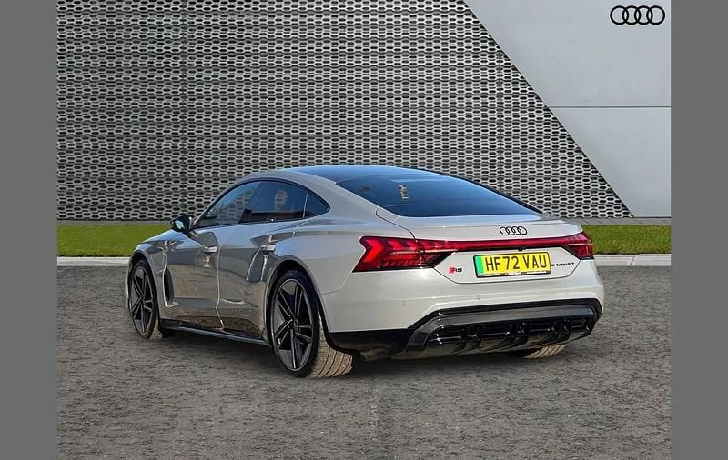 Used Audi e-tron GT quattro Comfort 475 kW (646 HP) 2022 Grey Sedan