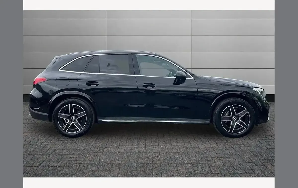 Used Mercedes GLC300 AMG line 254 HP (186 kW) 2025 Black SUV