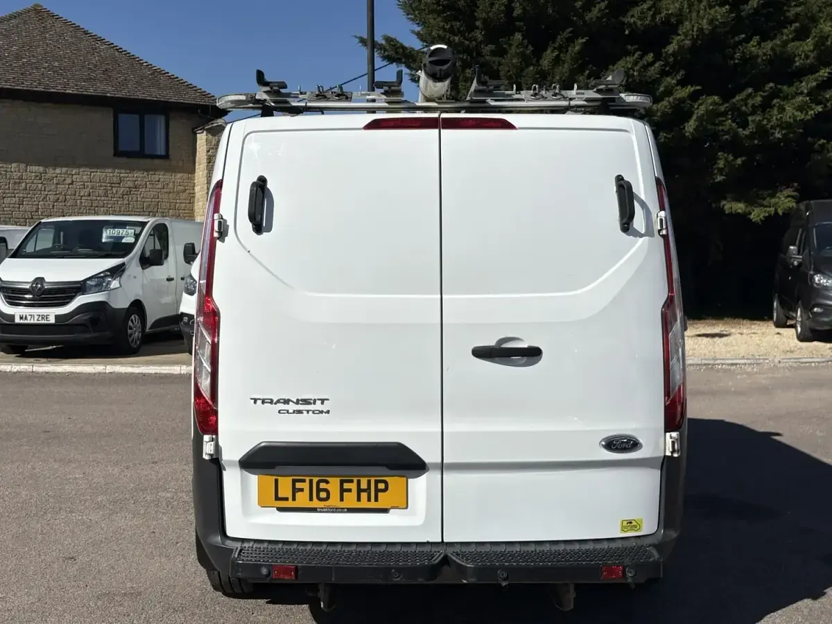 Usado Ford Transit Custom 100 HP (73 kW) 2016 Branco Van