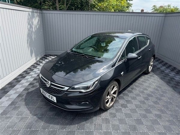 Black Used 2017 Vauxhall Astra SRi Hatchback | £7,000 (Fair price) - Image 1/1