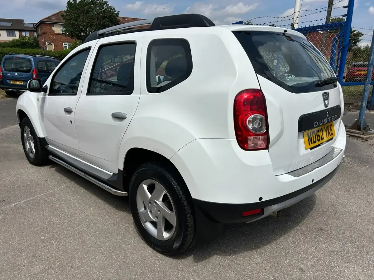 Used Dacia Duster Lauréate 2013 White SUV