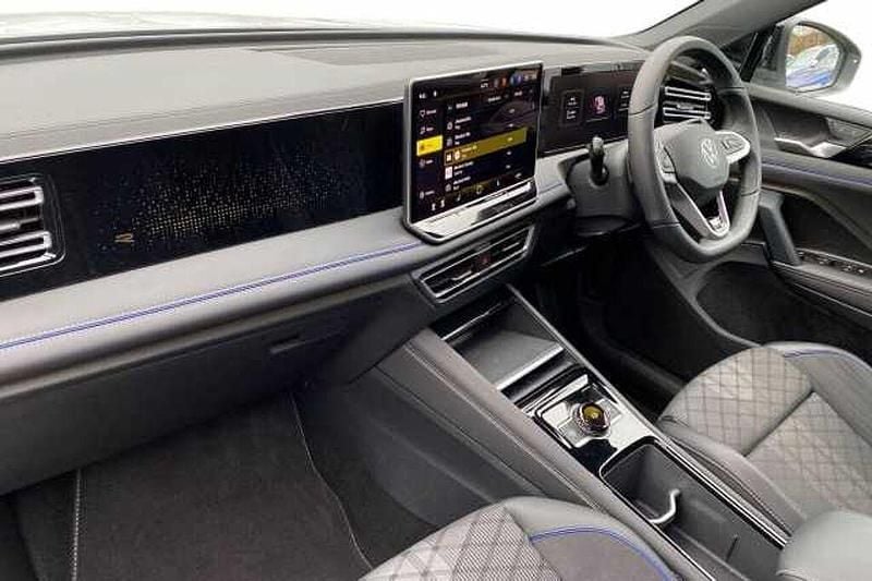 Used VW Tiguan R-line 150 HP (110 kW) 2025 White SUV