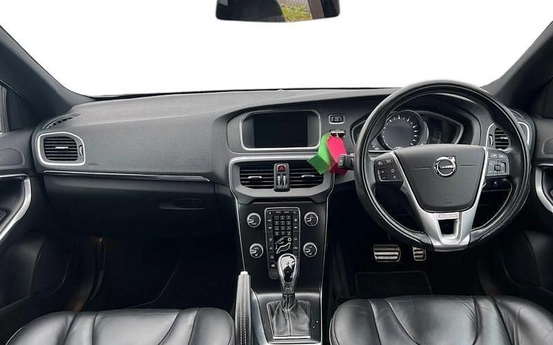 Used Volvo V40 R-Design Pro 152 HP (111 kW) 2019 Hatchback