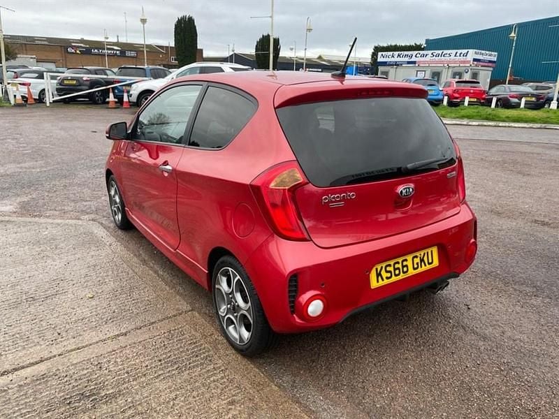 Used Kia Picanto 84 HP (61 kW) 2016 Red Hatchback