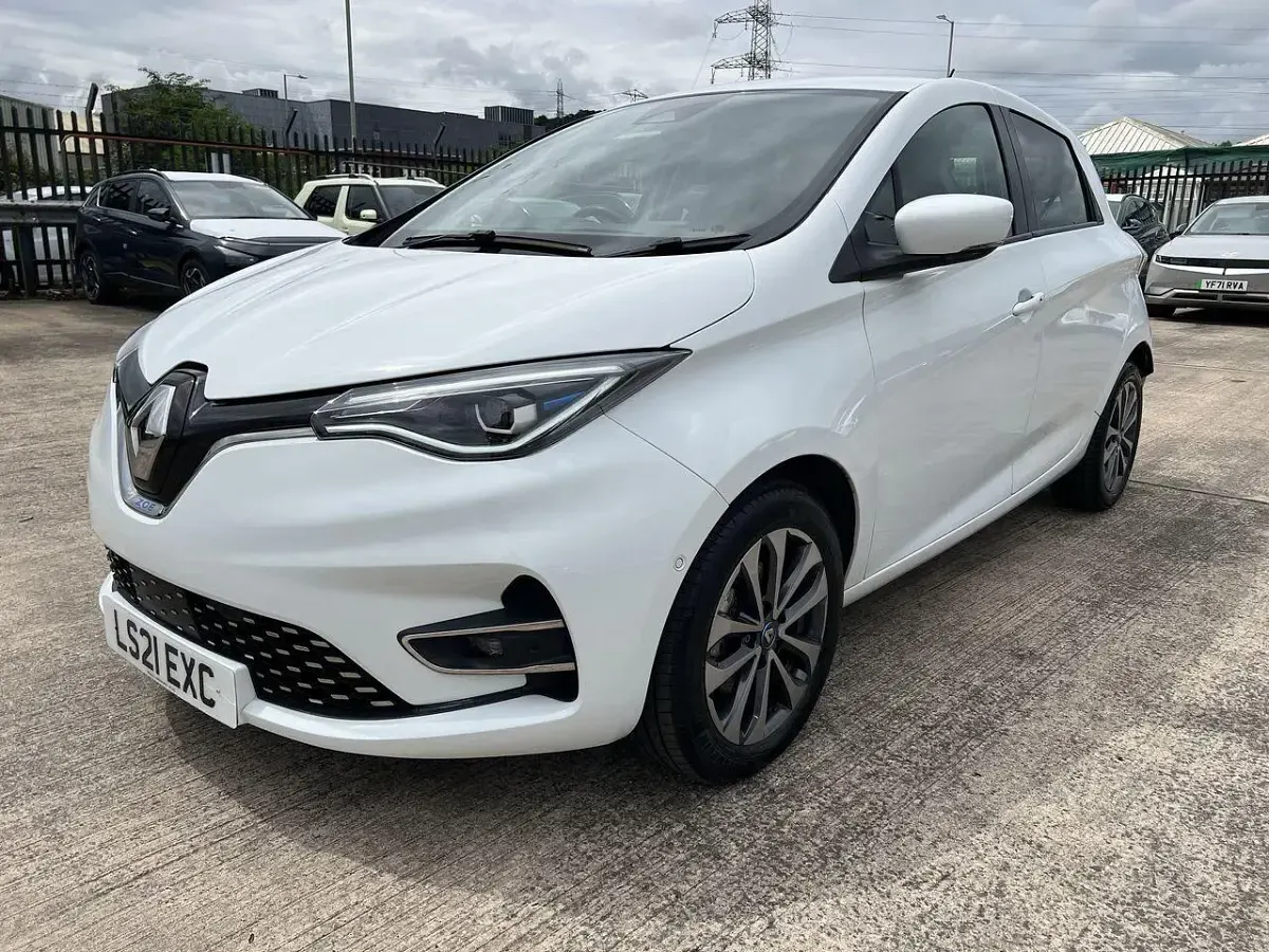 Used Renault Zoe GT-Line 98 kW (134 HP) 2021 White Hatchback
