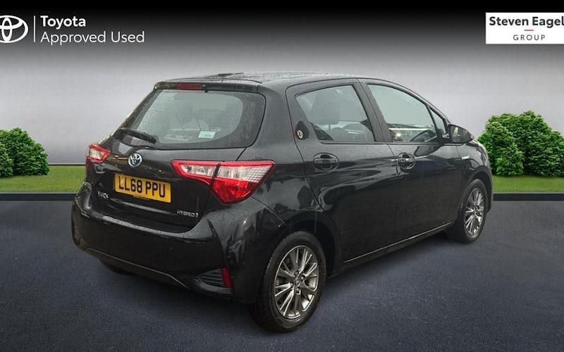 Used Toyota Yaris Hybrid 101 HP (74 kW) 2020 Hatchback
