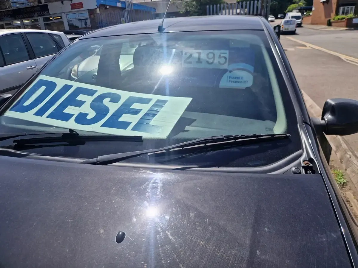 Used Dacia Sandero Lauréate 90 HP (66 kW) 2014 Black Hatchback