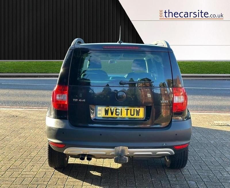 Used Skoda Yeti SE 140 HP (102 kW) 2011 Black SUV