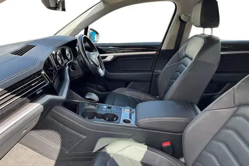 Used VW Touareg SEL 335 HP (246 kW) 2019 Pure white SUV