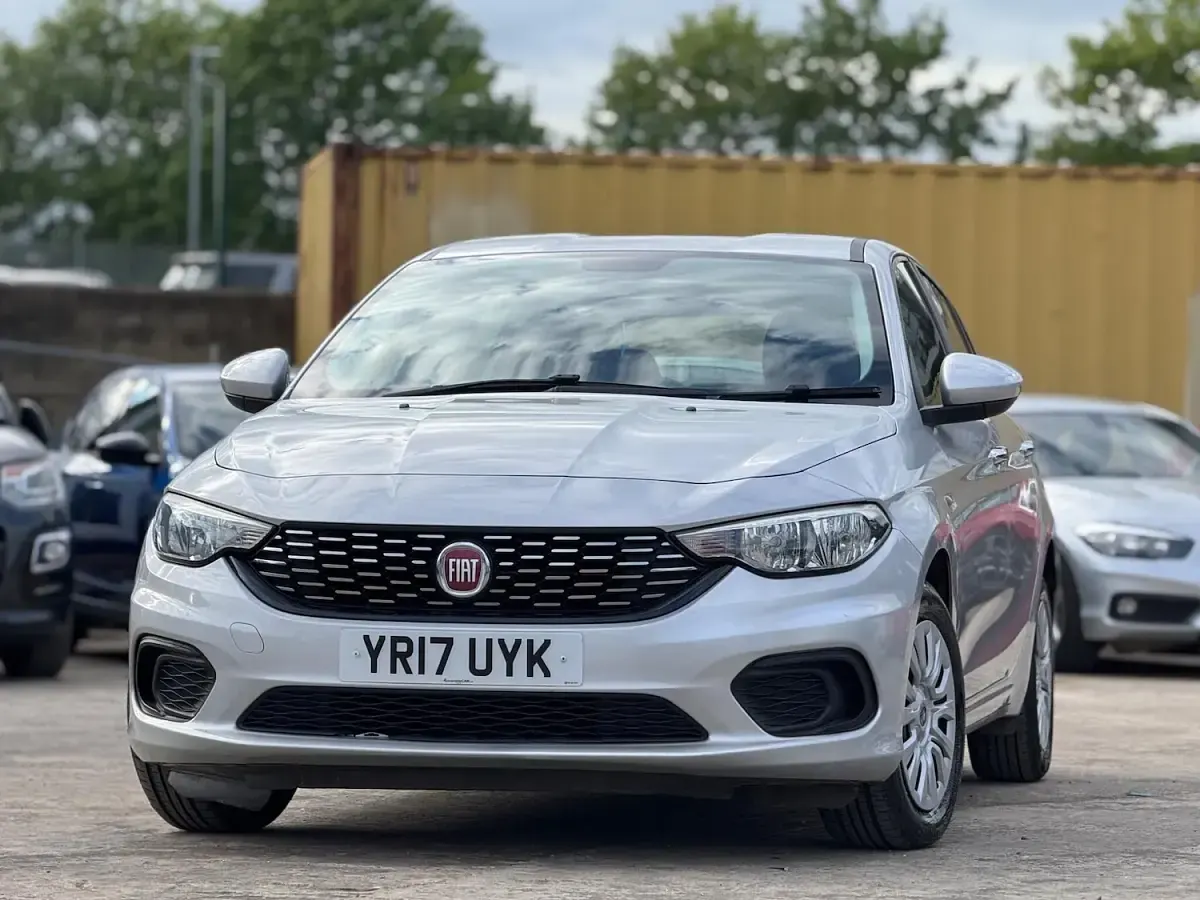 Used Fiat Tipo Easy 120 HP (88 kW) 2017 Silver Hatchback