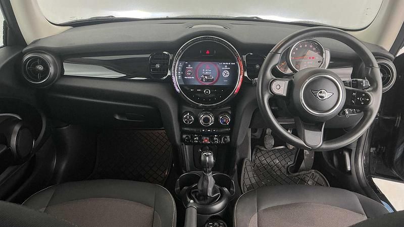 Used Mini Cooper Classic 134 HP (98 kW) 2022 Black Hatchback