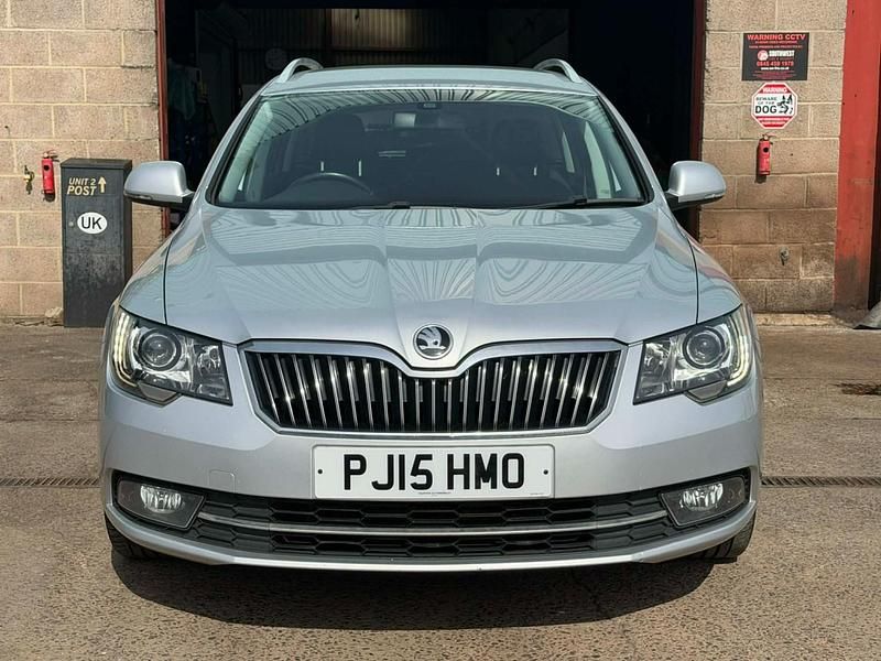 Gebraucht Skoda Superb Elegance 170 PS (125 kW) 2015 Silber Kombi