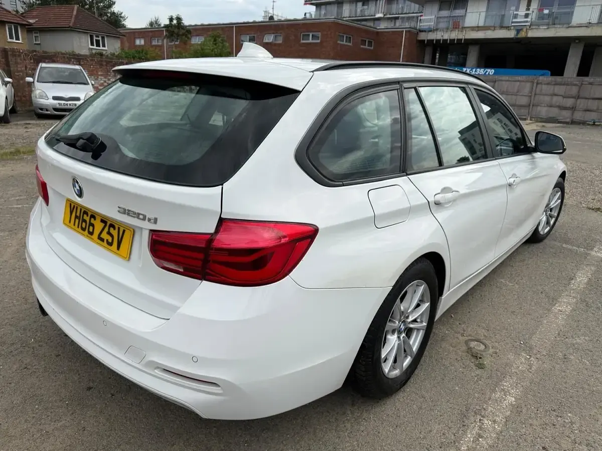 Used BMW 320 Efficient Dynamics 2016 White Estate