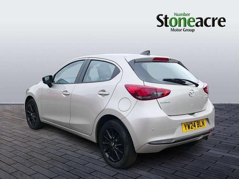 Usado Mazda 2 Homura-Line 116 HP (85 kW) 2024 Prateado Citadino