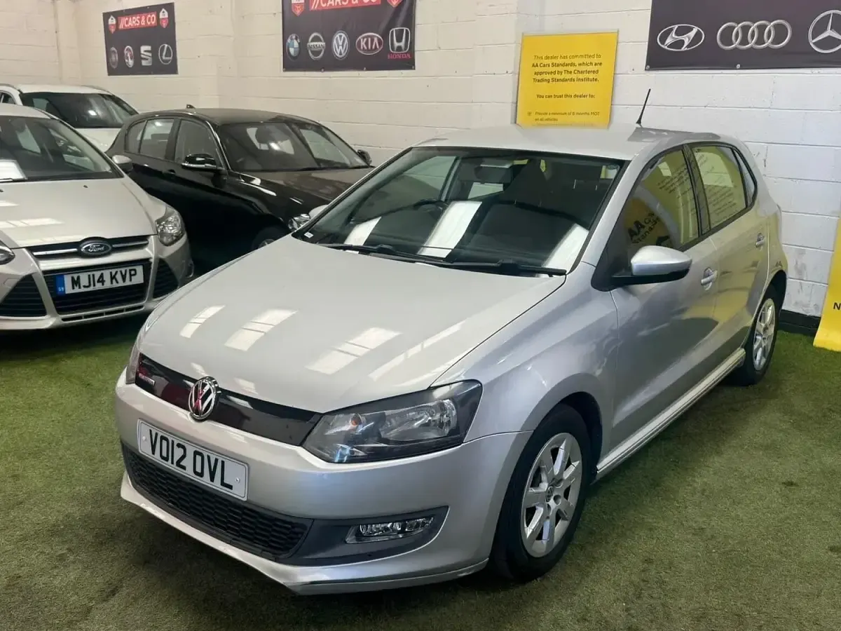 Used VW Polo 75 HP (55 kW) 2012 Silver Hatchback