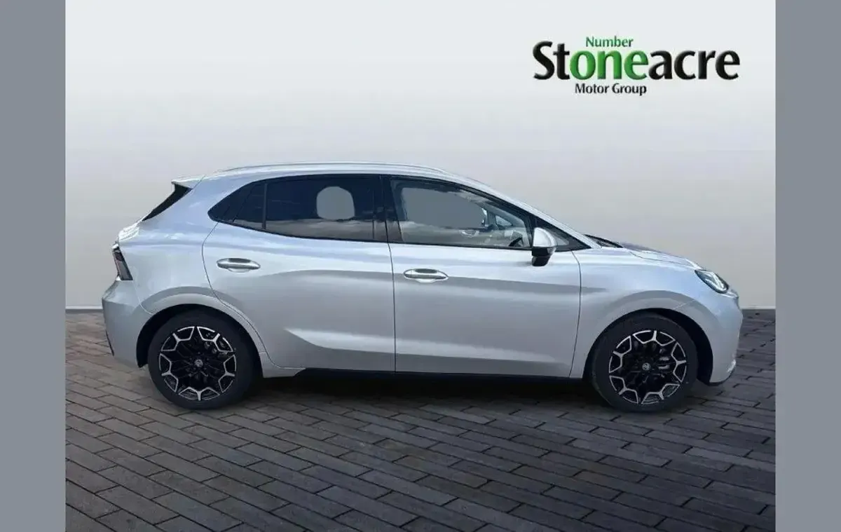 Used MG MG4 EV 117 kW (160 HP) 2026 Silver Hatchback