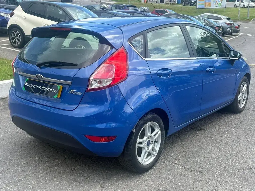 Used Ford Fiesta Zetec 82 HP (60 kW) 2014 Blue Hatchback