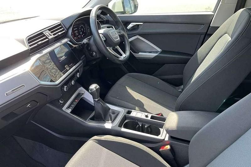 Used Audi Q3 Design 147 HP (108 kW) 2022 White SUV