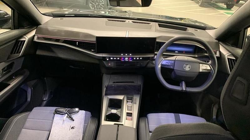 Used Vauxhall Grandland X Ultimate 134 HP (98 kW) 2025 Black SUV