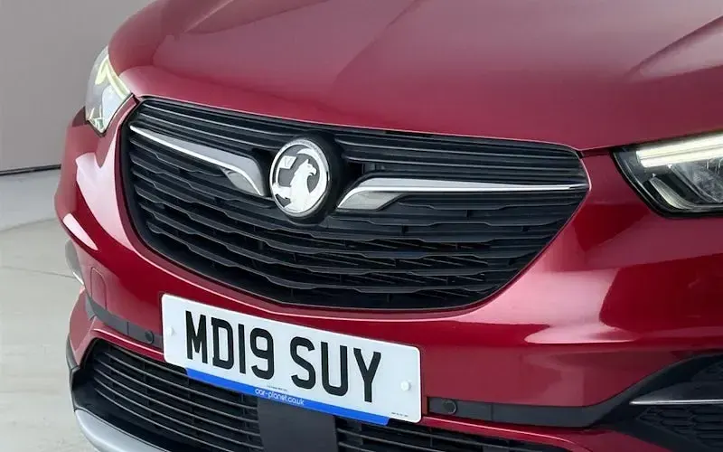 Used Vauxhall Grandland X Sport 131 HP (96 kW) 2019 Red SUV