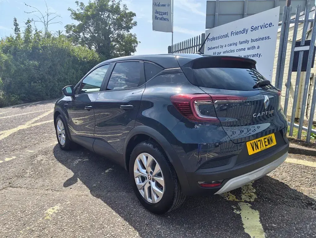 Used Renault Captur Iconic 2022 Blue SUV