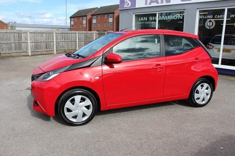 Used Toyota Aygo X-play 2018 Red Hatchback