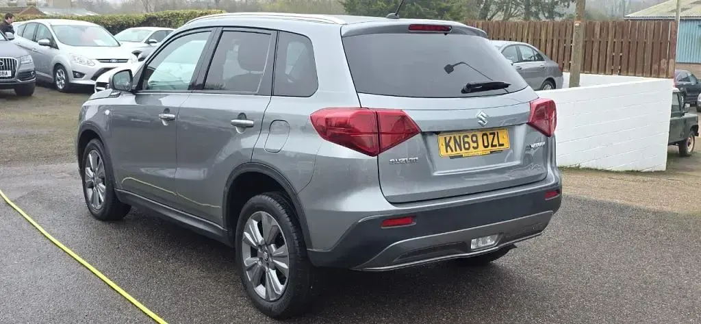 Używany Suzuki Vitara SZ-T 140 KM (102 kW) 2019 Szary SUV