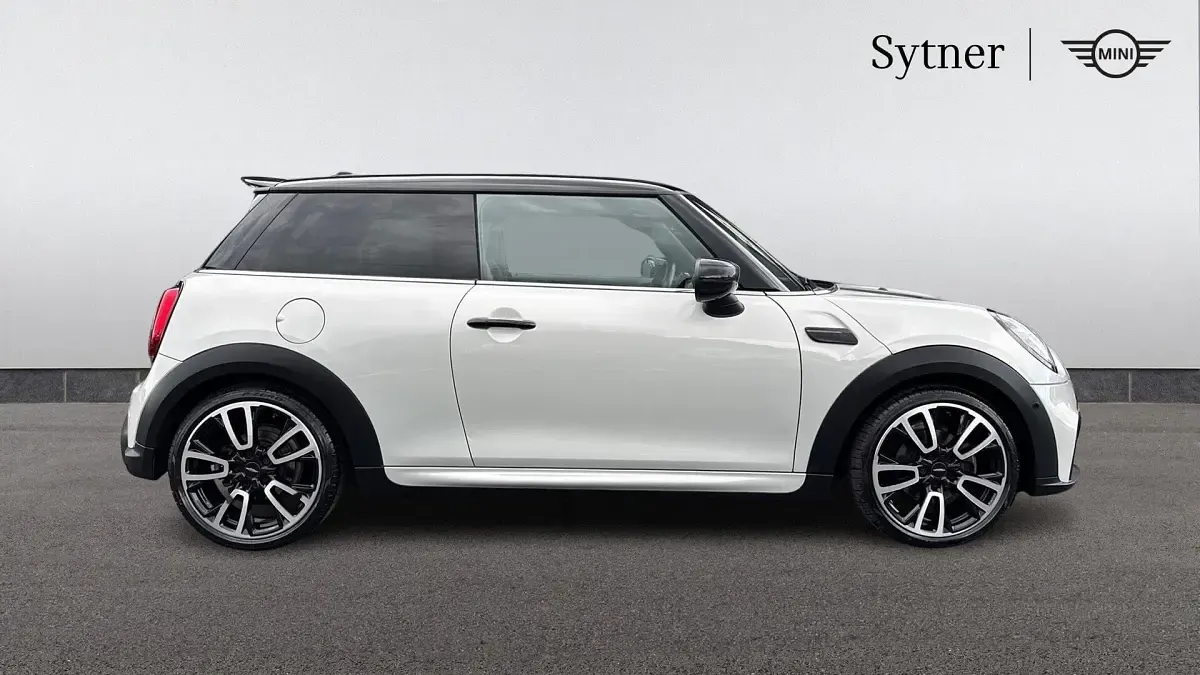 Used Mini Cooper Hatch 134 HP (98 kW) 2021 Silver Hatchback