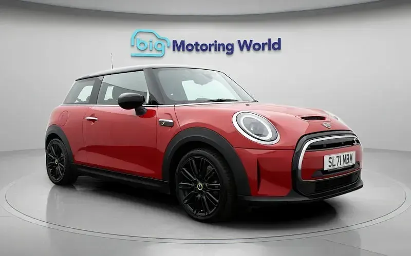 Used Mini Cooper Level 2 135 kW (184 HP) 2023 Hatchback