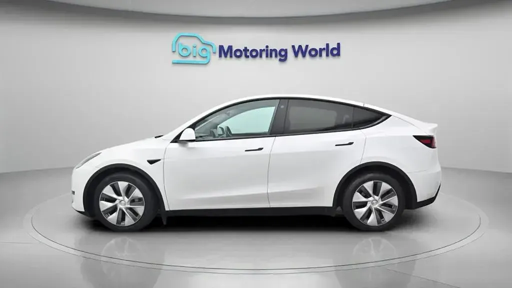 Used Tesla Model Y Long Range AWD 378 kW (514 HP) 2022 White SUV