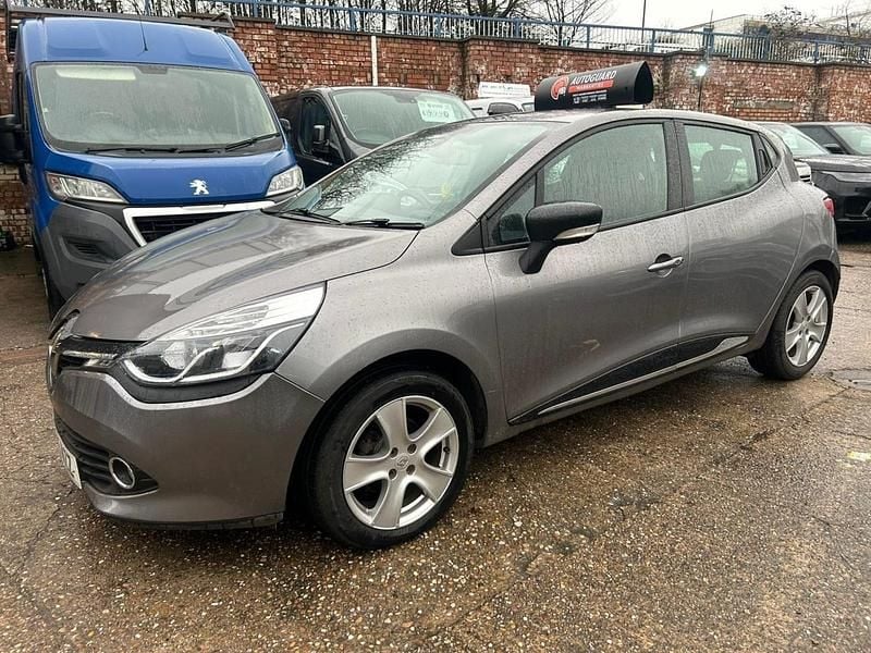 Used Renault Clio IV Dynamique 90 HP (66 kW) 2015 Grey Hatchback