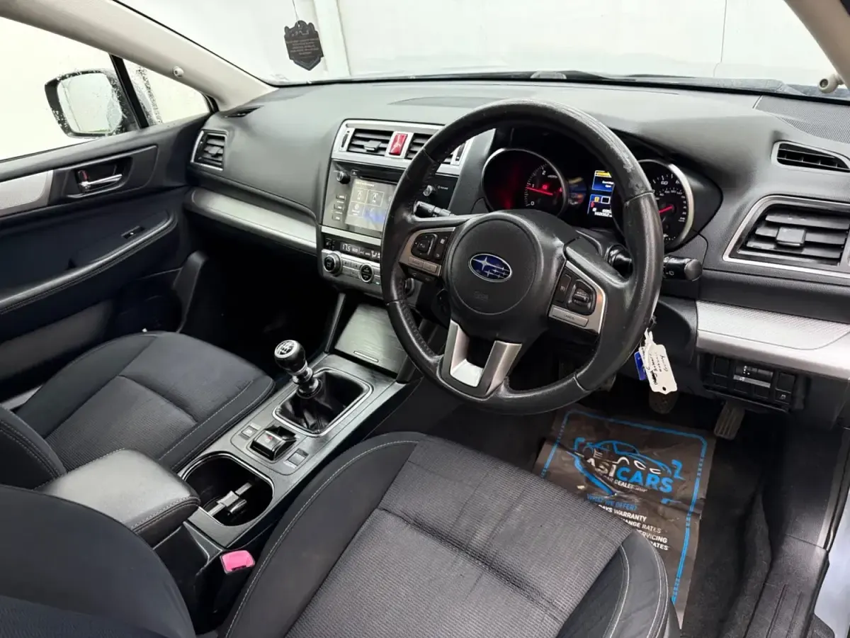 Usado Subaru Outback 150 CV (110 kW) 2015 Gris Familiar