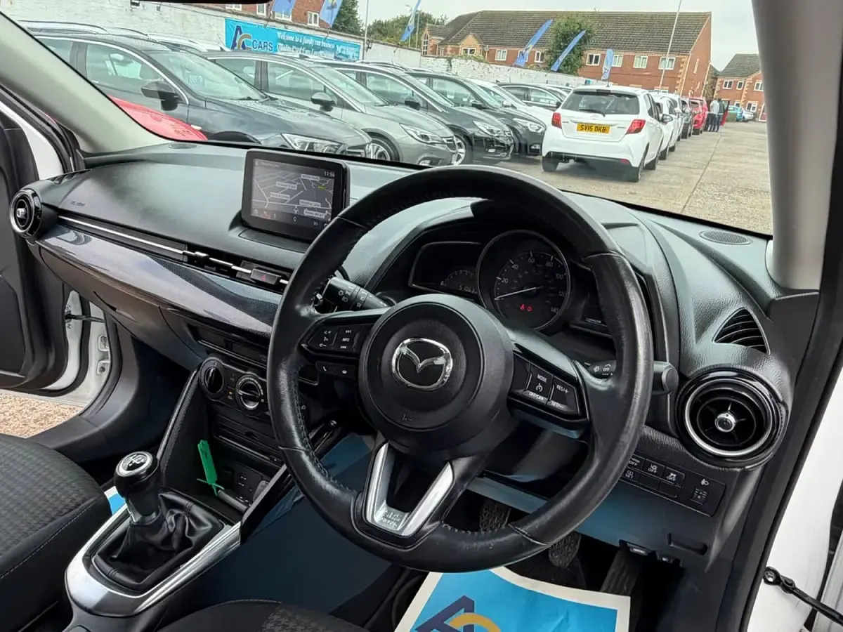 Used Mazda 2 90 HP (66 kW) 2018 White Hatchback
