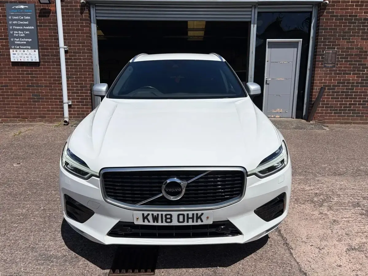 Used Volvo XC60 R-Design 187 HP (137 kW) 2018 White SUV