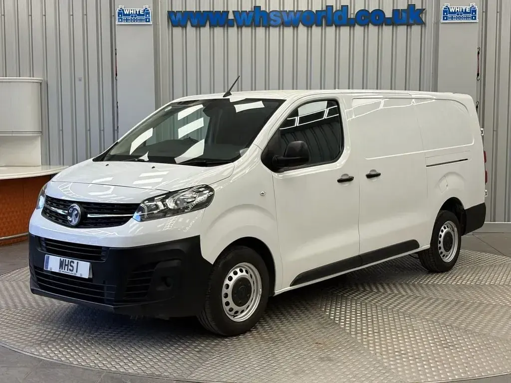 Used Vauxhall Vivaro 100 HP (73 kW) 2023 White MPV