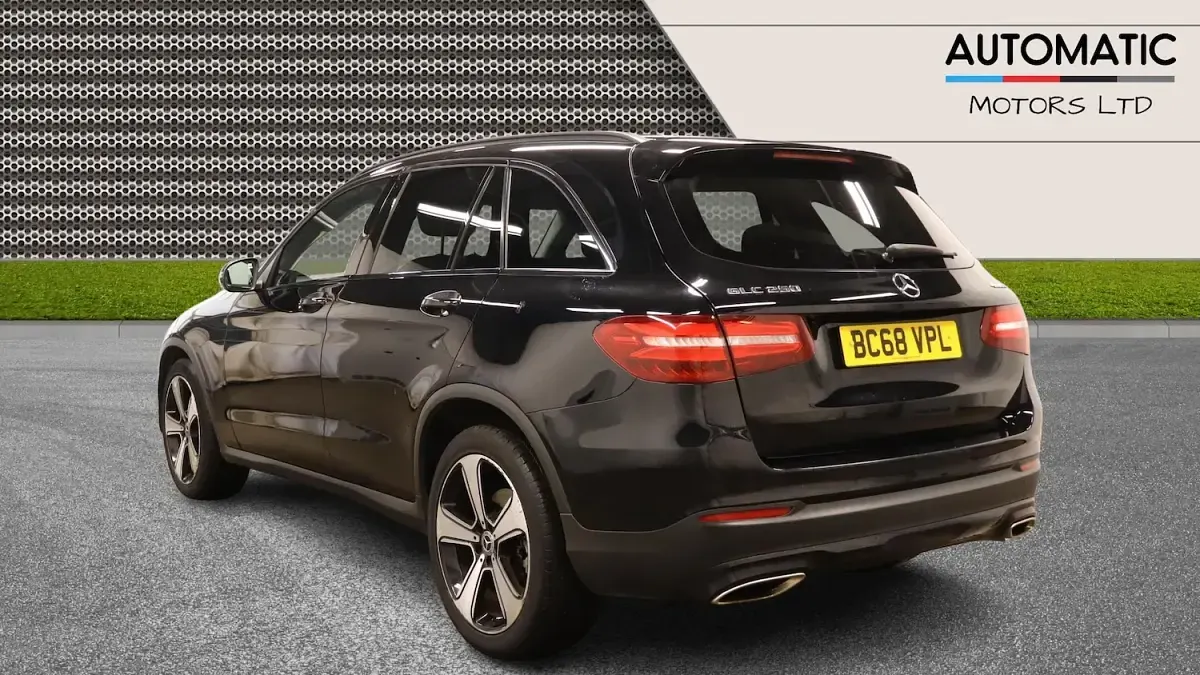 Used Mercedes GLC250 Urban 211 HP (155 kW) 2019 Black Estate