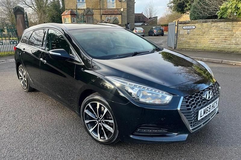 Used Hyundai i40 SE 136 HP (100 kW) 2019 Black Estate