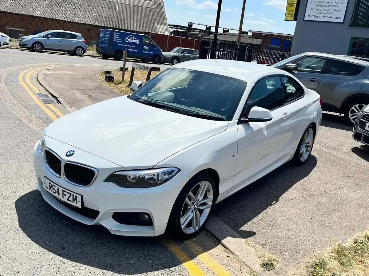 Used BMW 220 M Sport 190 HP (139 kW) 2014 White Coupe
