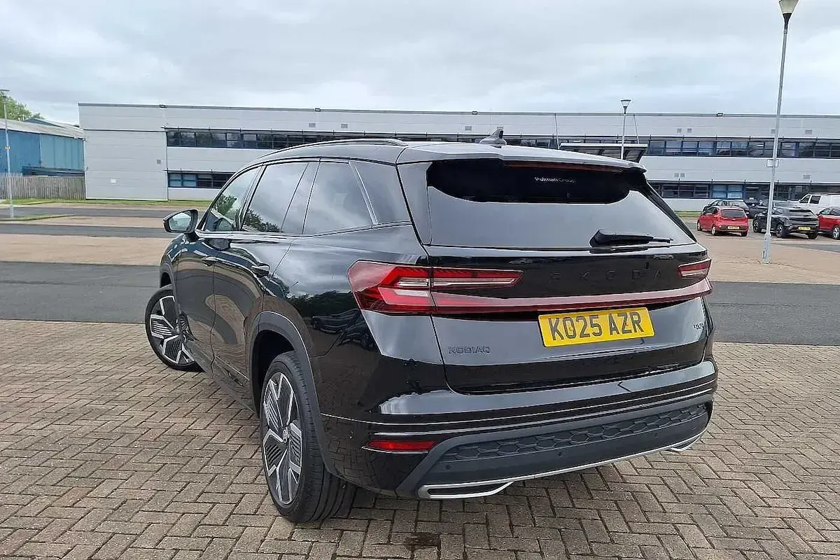Used Skoda Kodiaq SportLine 190 HP (139 kW) 2025 Black magic pearl effect SUV