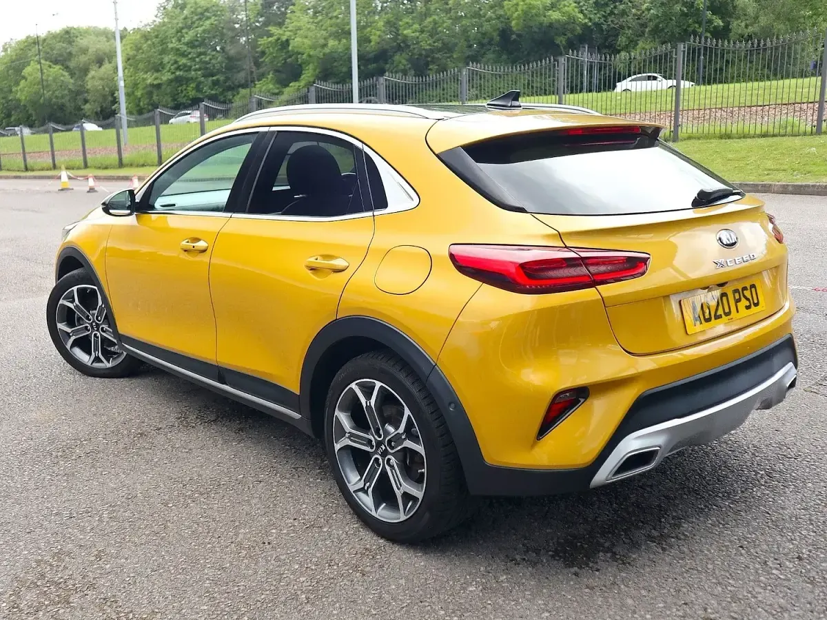 Used Kia XCeed First Edition 140 HP (102 kW) 2020 Yellow SUV