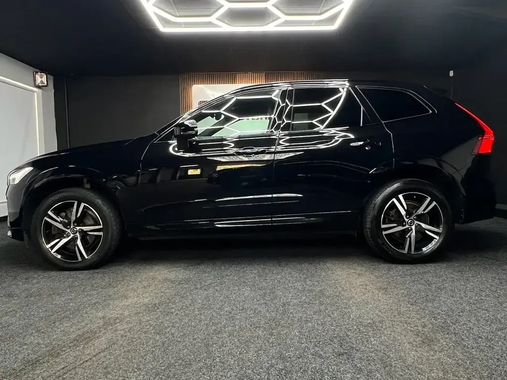 Used Volvo XC60 R-Design 197 HP (144 kW) 2022 Black SUV