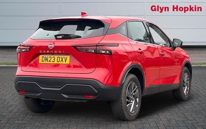 Gebraucht Nissan Qashqai Acenta Premium 140 PS (102 kW) 2023 Rot SUV