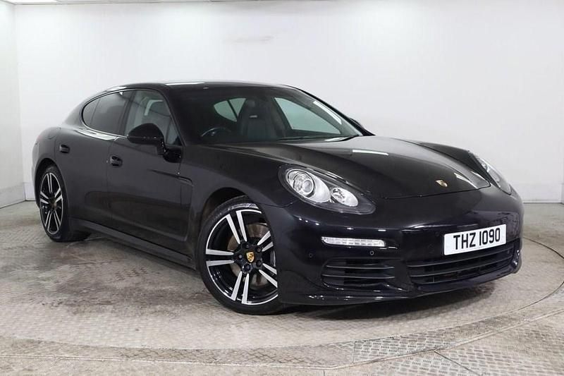 Used Porsche Panamera 300 HP (220 kW) 2015 Black Hatchback