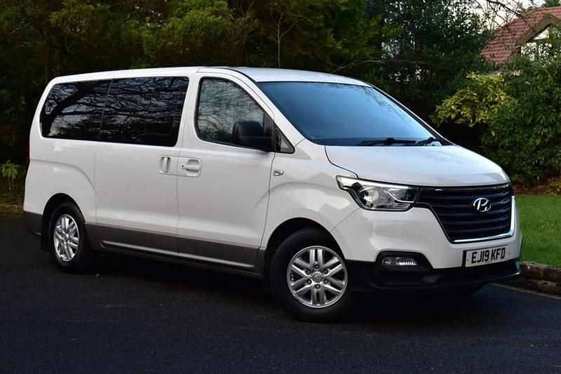 White Used 2019 Hyundai I800 SE MPV | £14,789 (Fair price) - Image 1/1
